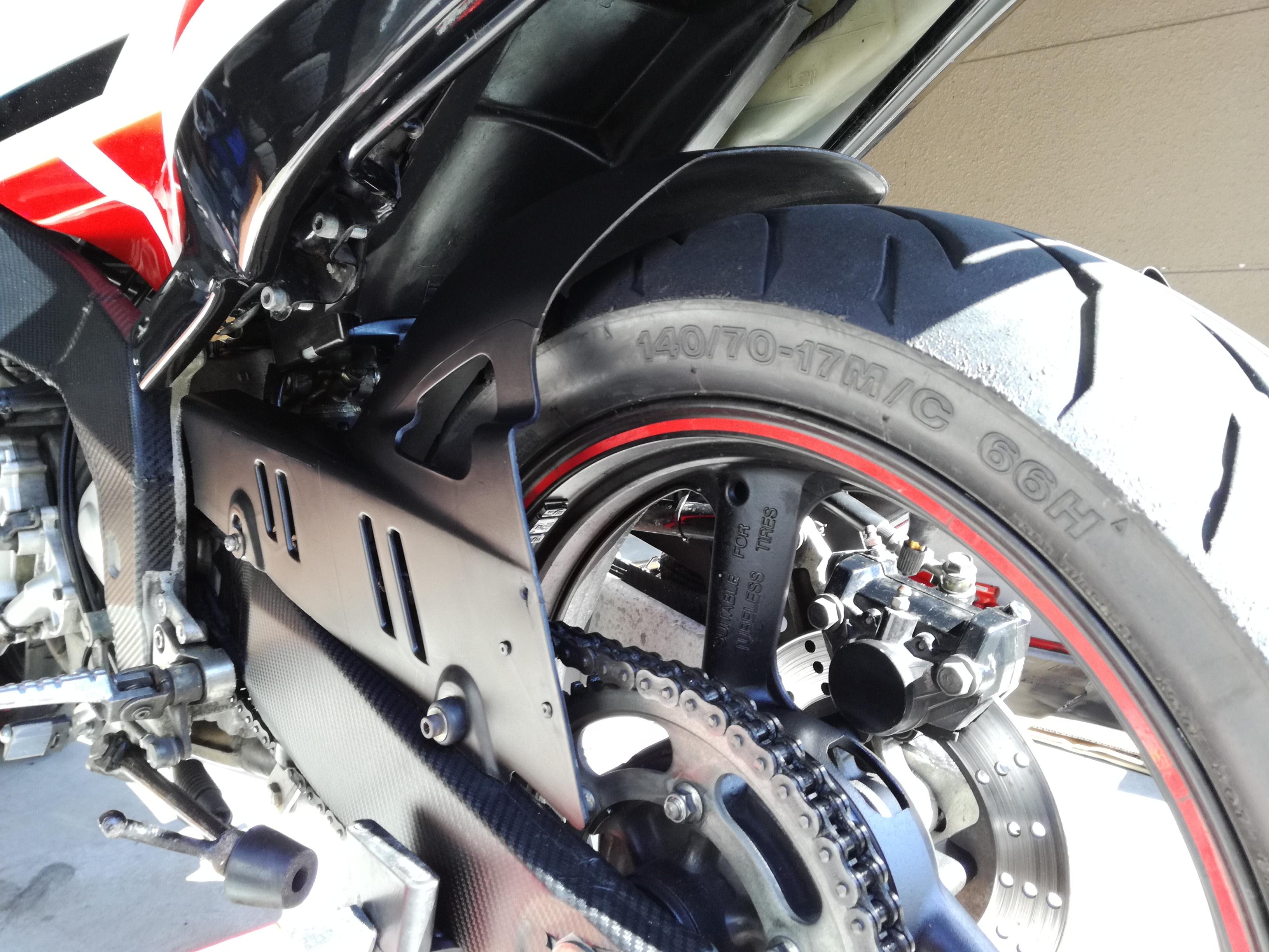 FZR250R GSX-R400純正リアフェンダー取り付け - PUSH!PUSH!PUSH!.net